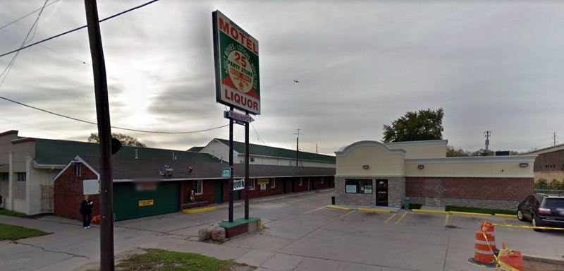 Halls Motel (Michigan Motel, Halls Mountain Cabins) - From Web Listing (newer photo)